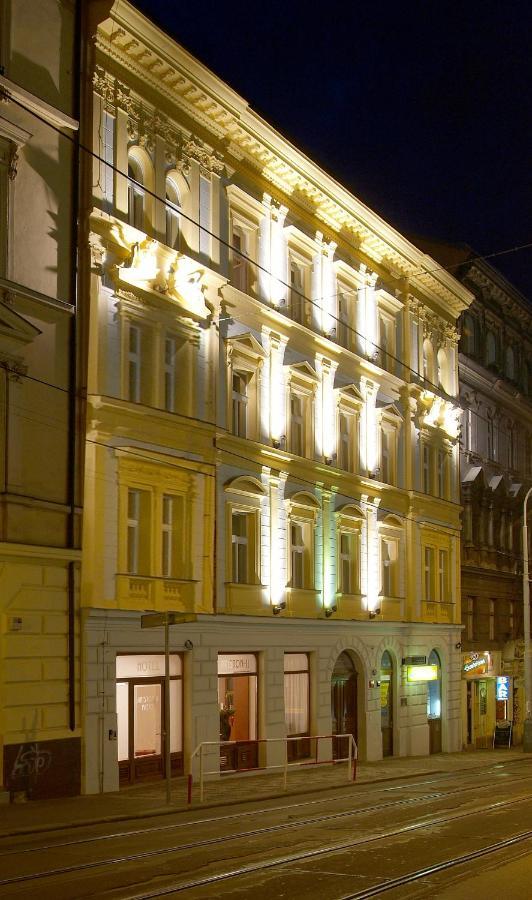 Hotel Patio Прага Екстериор снимка